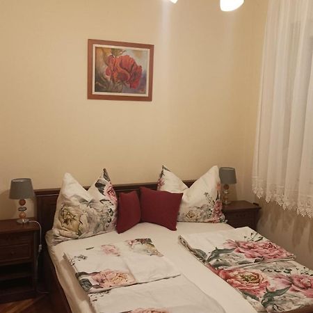 Lázár Apartmanok Heviz Exterior foto