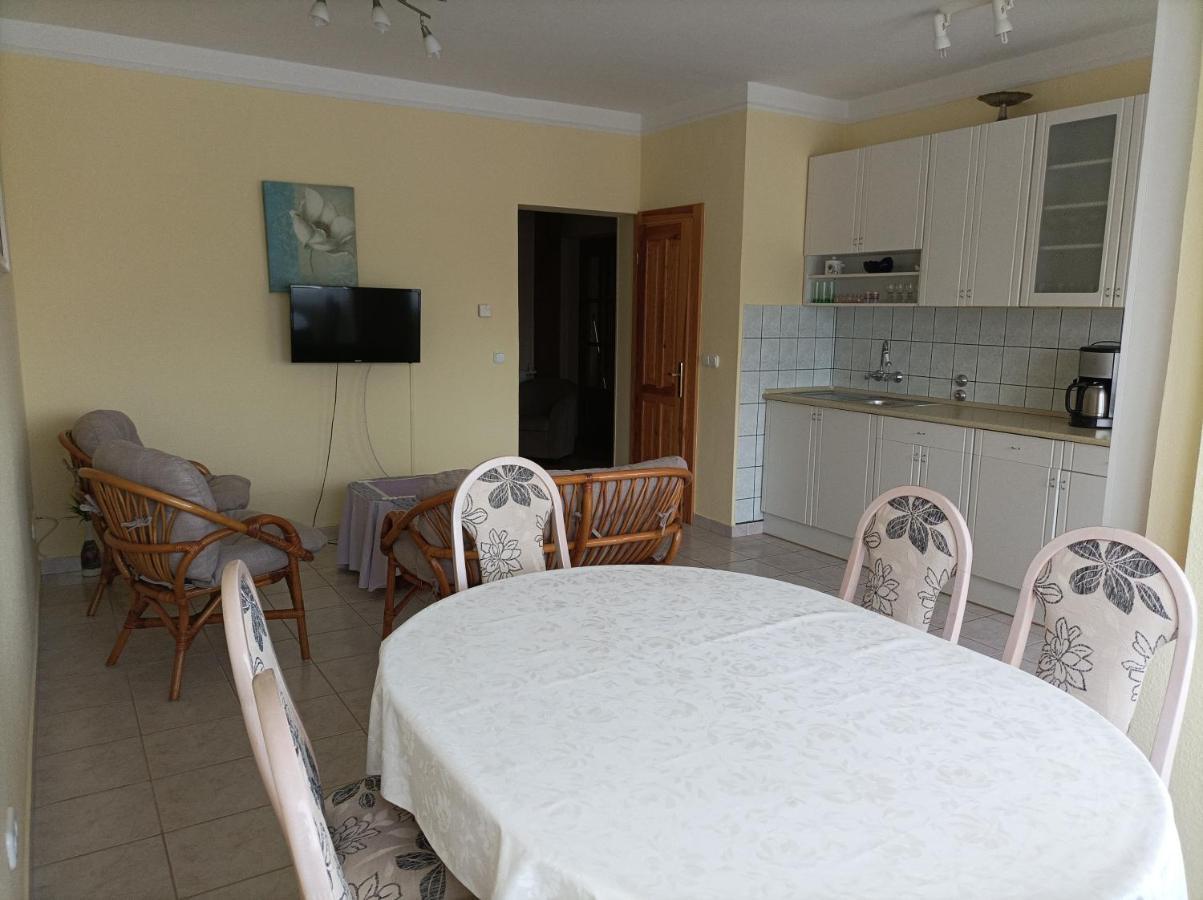 Lázár Apartmanok Heviz Exterior foto