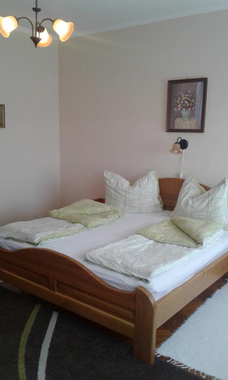 Lázár Apartmanok Heviz Exterior foto
