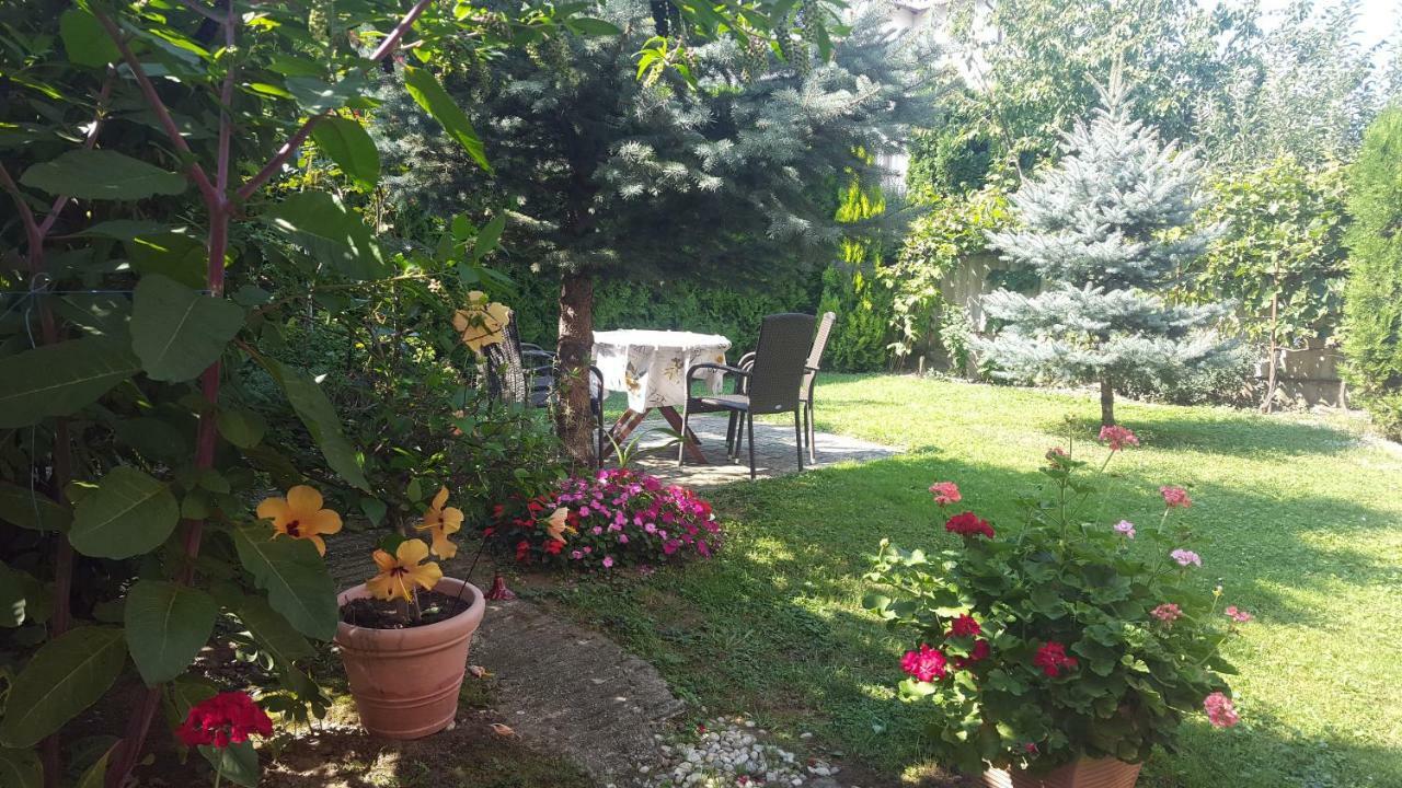 Lázár Apartmanok Heviz Exterior foto